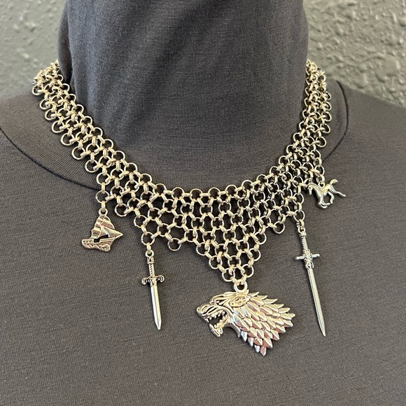 Arya Stark Handmade Chainmail Character Necklace Game of Thrones Direwolf - Picture 11 of 16